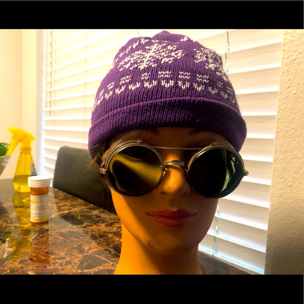 Greenbrier Women’s Purple White Knit Hat Winter Cap, One Size, Universal.